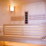 Large Family - Piscina Interioara Sauna Gym *