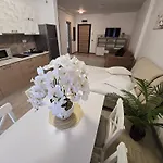 Large Family - Piscina Interioara Sauna Gym Năvodari