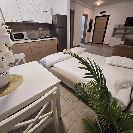 Lägenhet Large Family - Piscina Interioara Sauna Gym Năvodari